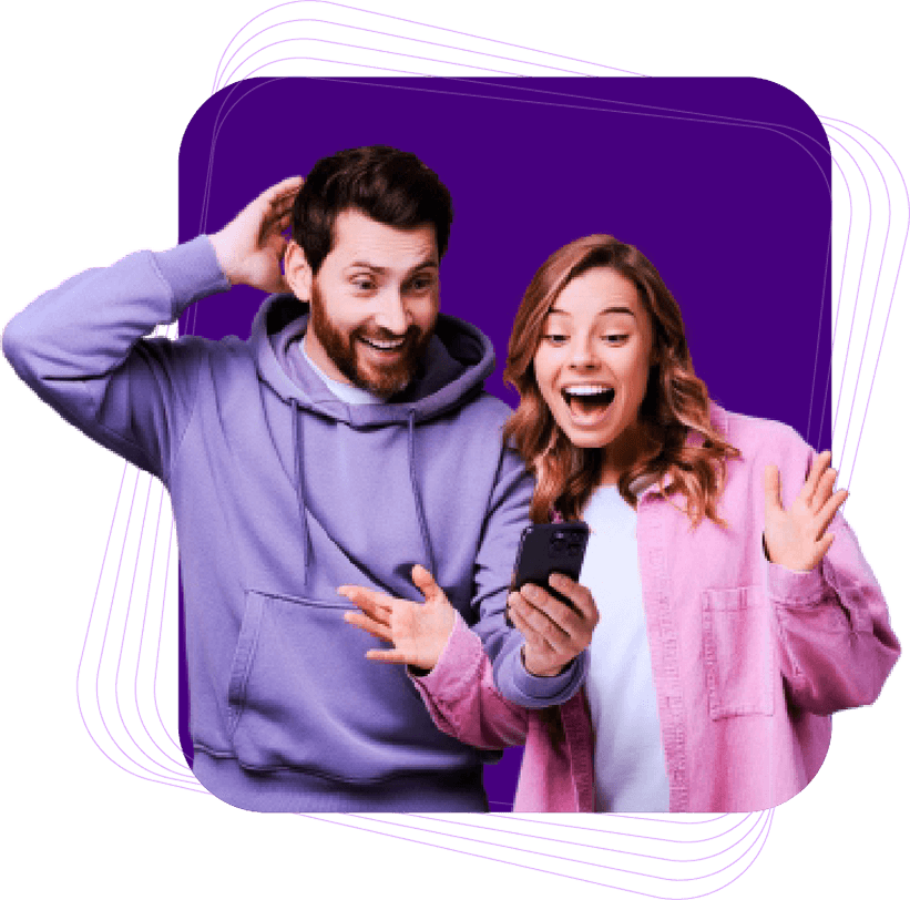 Casal feliz usando Hello